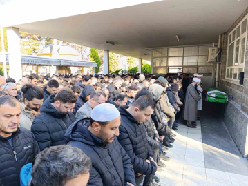 Tomruk taşıdığı vinçte akıma kapılarak hayatını kaybeden patron son yolculuğuna uğurlandı