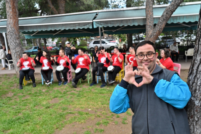 İzmir Bornova'da +1 Down Kafe’de anlamlı buluşma