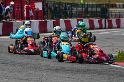 Karting sezon açılışında büyük çekişme