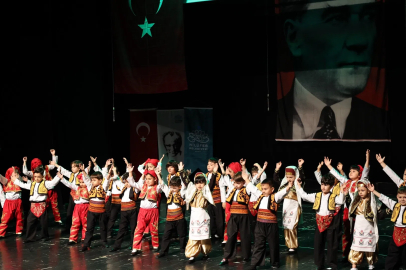 Miniklerin Mezuniyet Sevinci